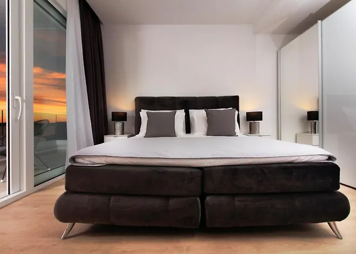 Karla Βίλα Μακάρσκα