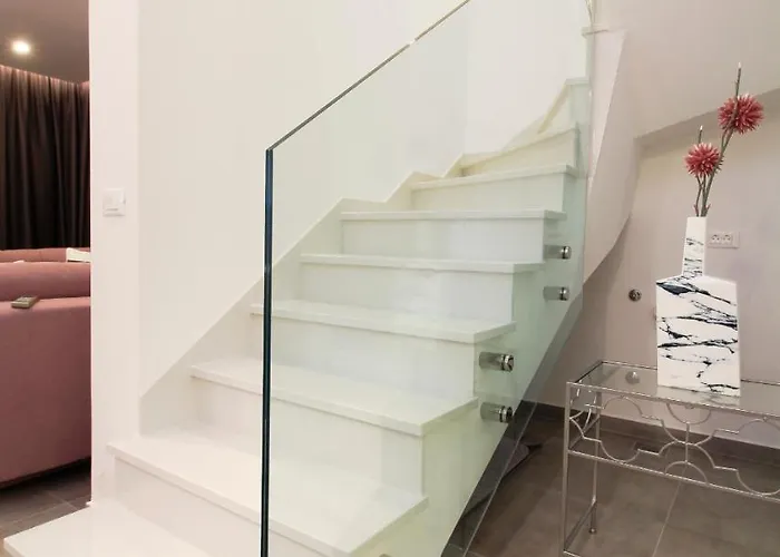 Karla * ماكارسكا