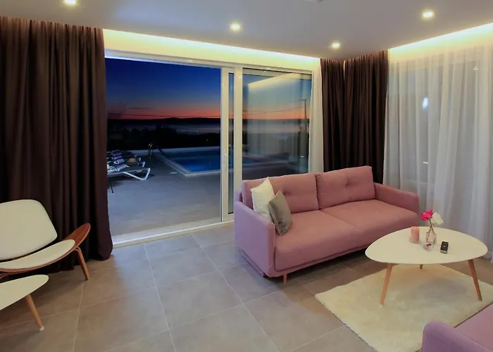 Karla فيلة ماكارسكا