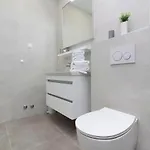 Karla Вилла *
